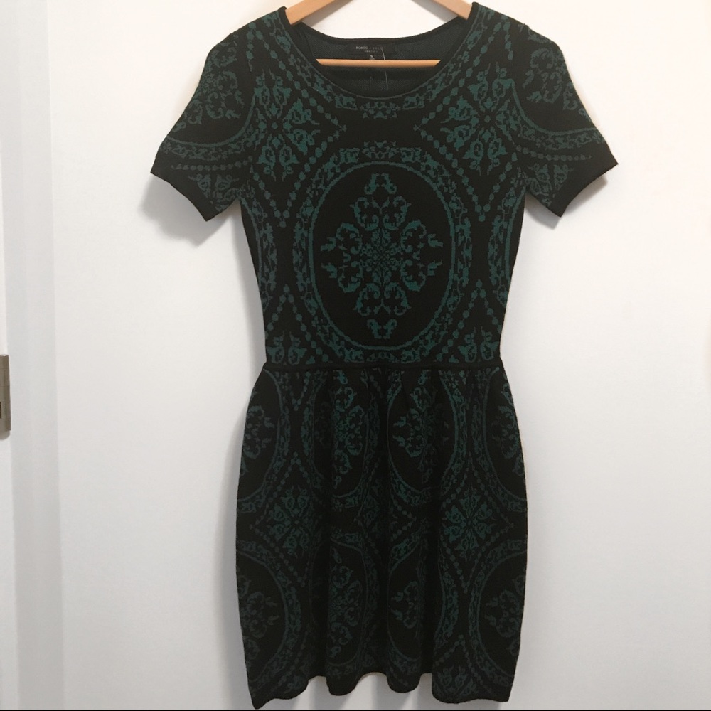 Romeo & Juliet Couture Medallion Sweater Dress-S - Picture 2 of 9
